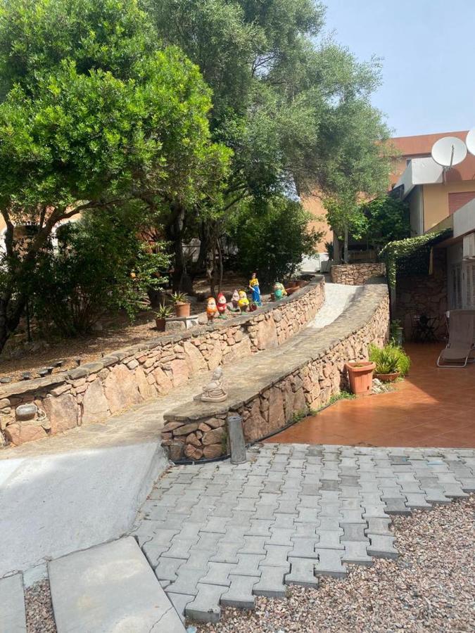 Le Stanze Del Mare Aparthotel Golfo Aranci Exterior photo