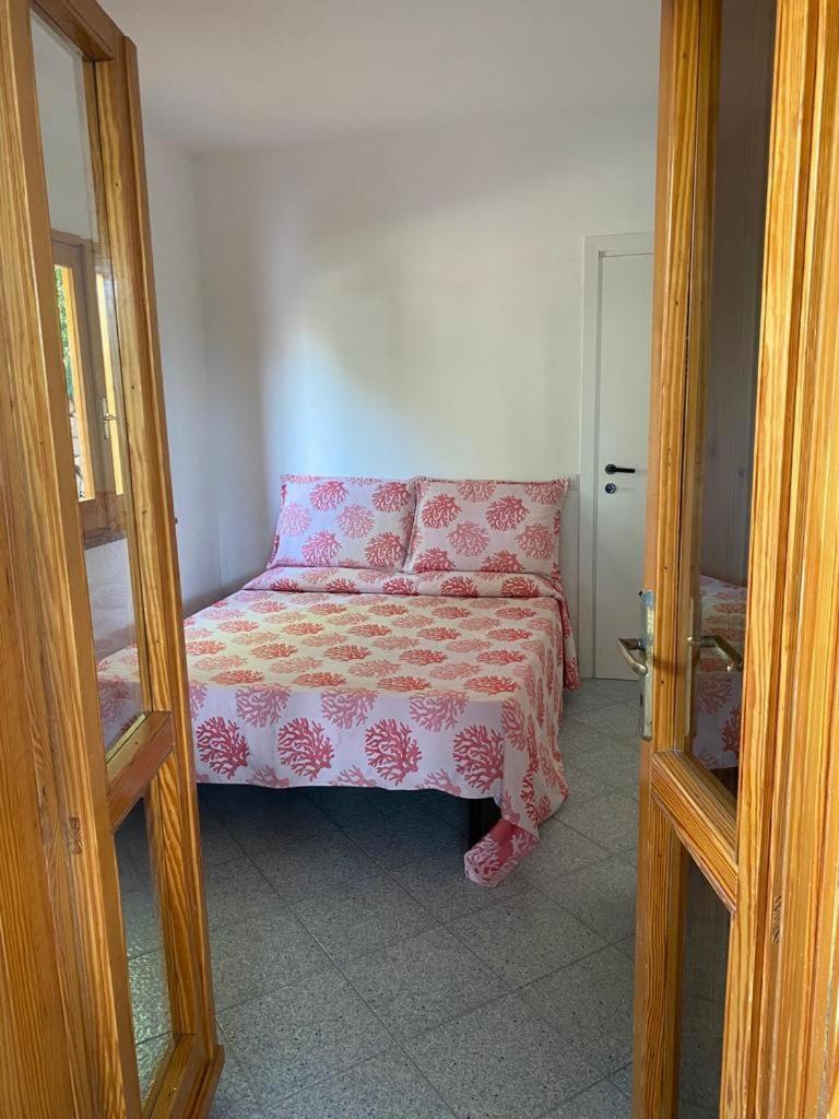 Le Stanze Del Mare Aparthotel Golfo Aranci Room photo