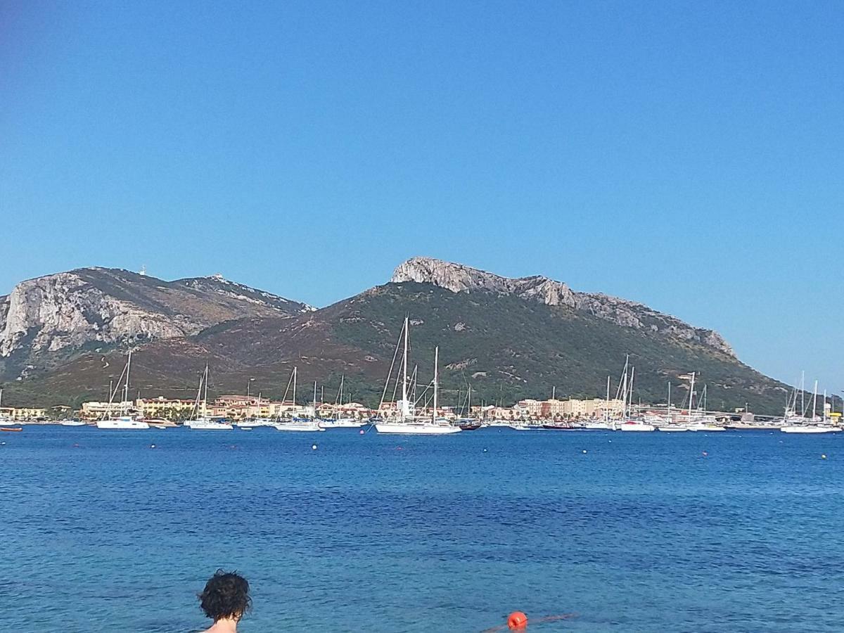 Le Stanze Del Mare Aparthotel Golfo Aranci Exterior photo