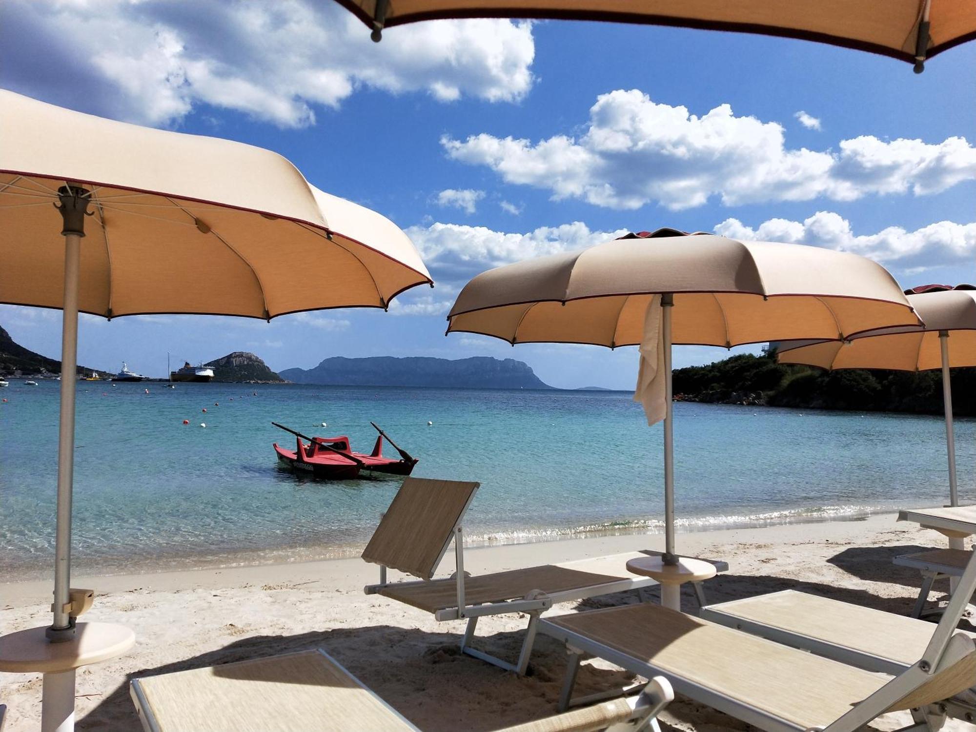 Le Stanze Del Mare Aparthotel Golfo Aranci Exterior photo